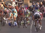Chute pendant la troisi�me �tape de Paris-Nice 2011